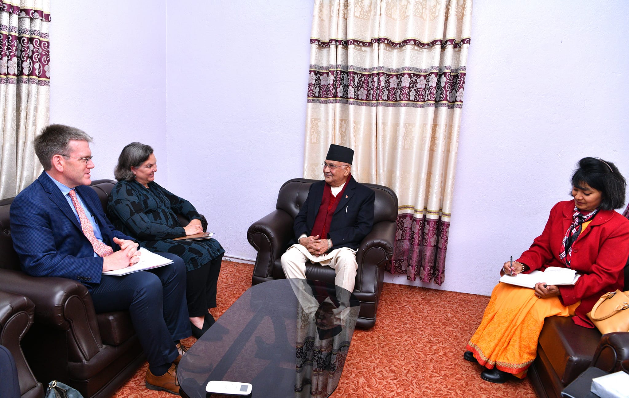 सिंहदरबारमा एमाले अध्यक्ष ओली र अमेरिकी उपविदेशमन्त्री नूल्यान्डबीच भेटवार्ता